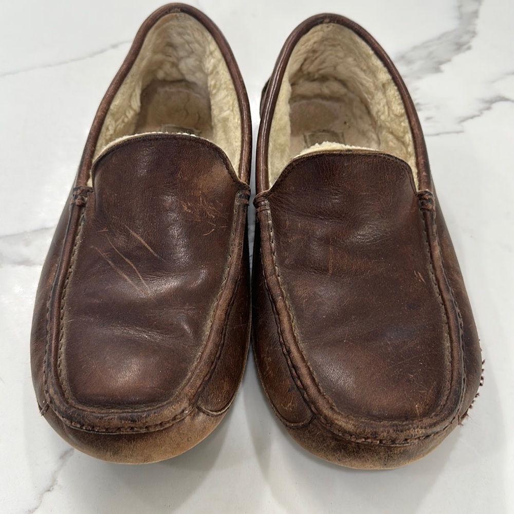 UGG Leather Wool Lined Slippers. Size 9